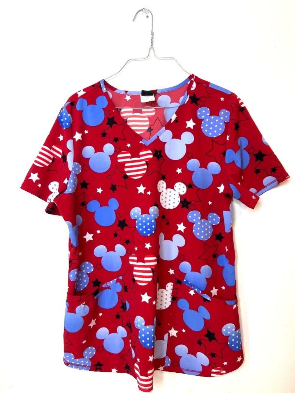 Disney Mickey Scrubs Top Patriotic USA Flag Americana M Nursing Front Pockets